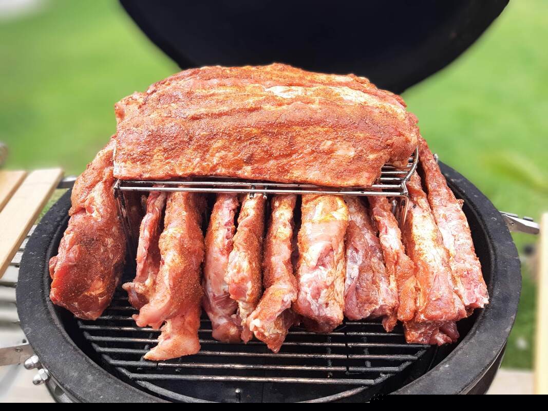 Ribbetjes op de kamado BBQ